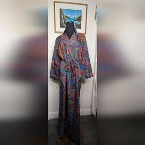 VTG Models Coat Paisley Smoking Robe Gold Trim Front Pockets Long Sleeve w Sash